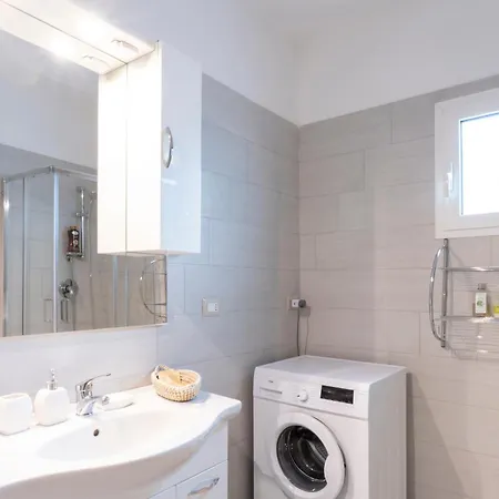 Gli Della Apartment
